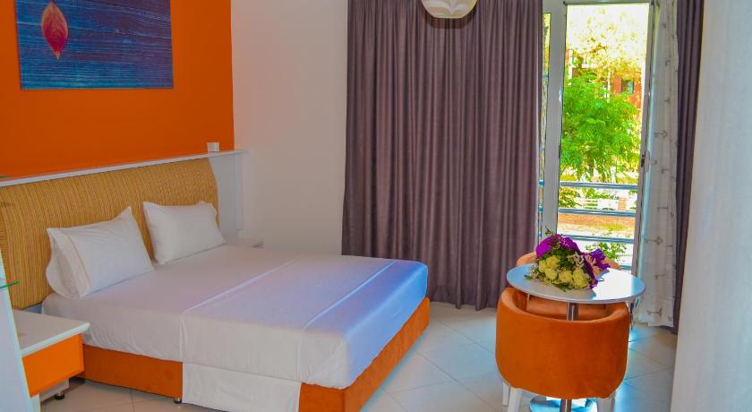 Hotel Monaco & Garden photo