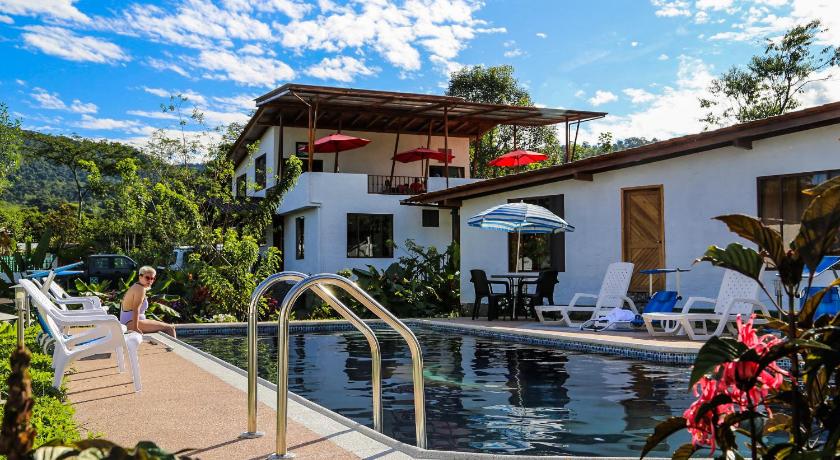 Coffee Lodge Cristal Glamping &amp; Spa — Hotel in Mindo