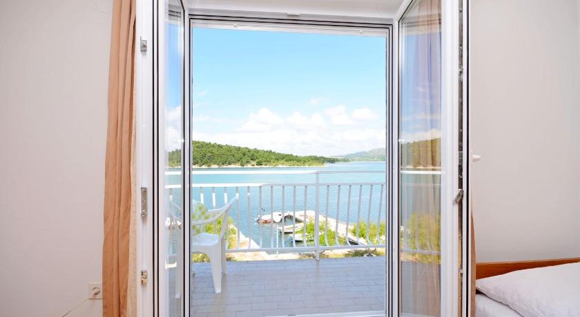 Vila Punta — Hotel in Brodarica