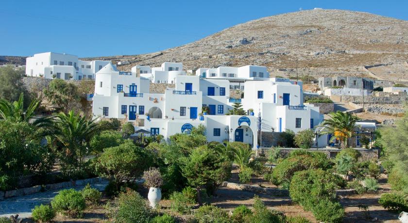 Pegados Apartments — Hotel in Folegandros