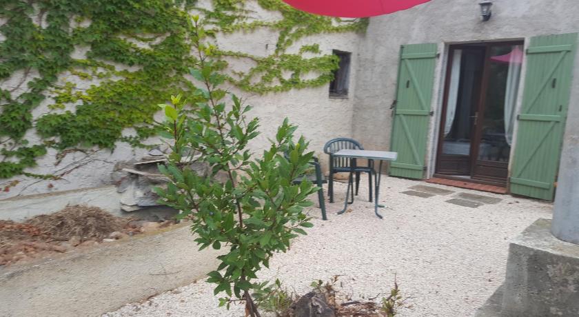 Aux Oliviers — Hotel in Homps