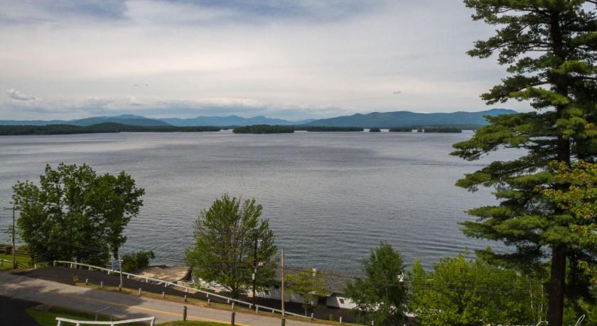 Belknap Point Inn photo