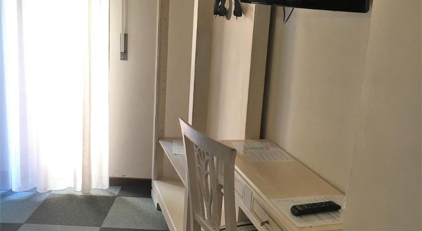 Image of Single Room 6
