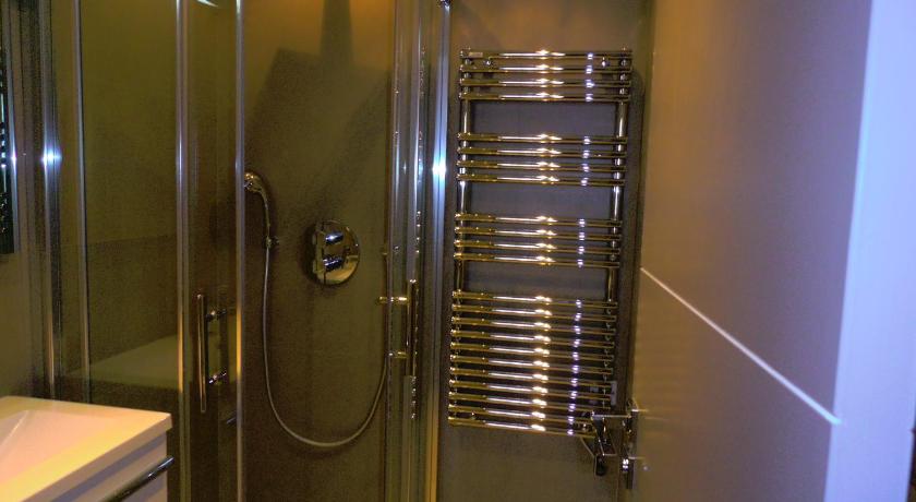 Image of Two-Bedroom Apartment 84 rue d’Antibes 17