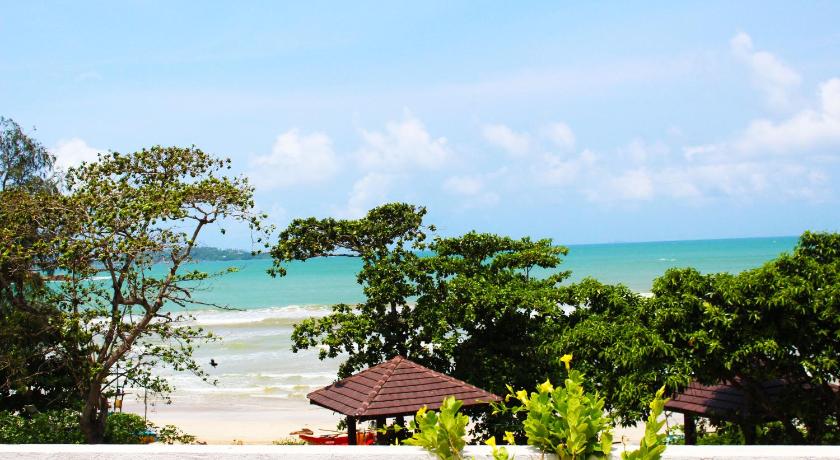 Surasa Beach Resort - image 6