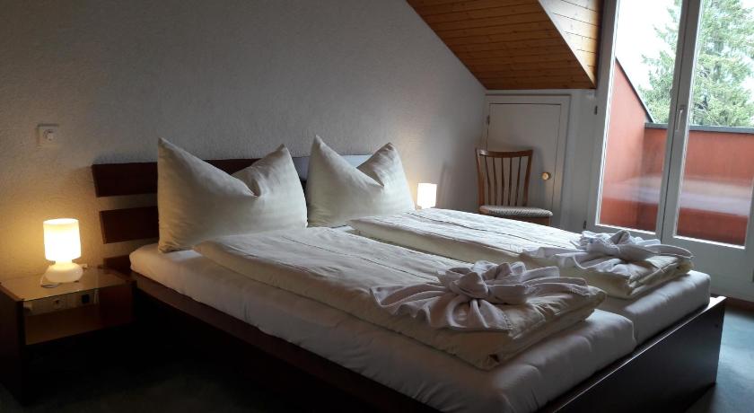 Image of Apartment with Mountain View 0