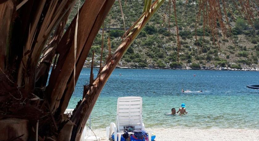 Beach house Diam photo