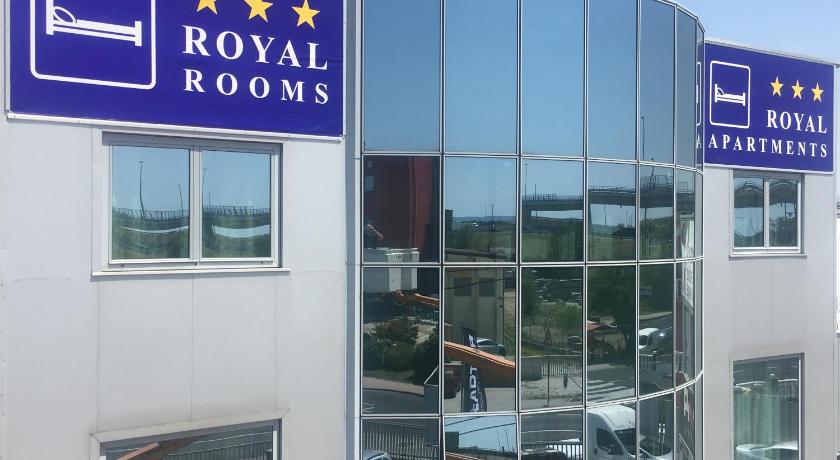 Royal Apartments &amp; Rooms — Hotel in Zagreb