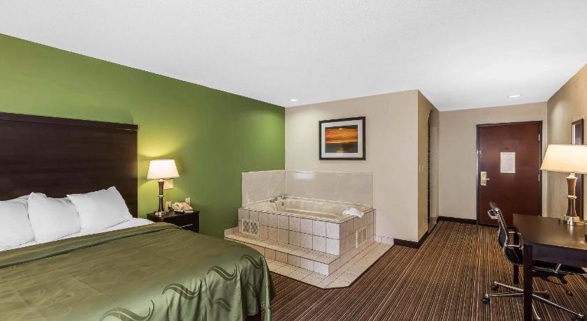 Quality Inn & Suites - Granbury