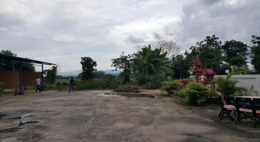 Meaungkorn Villa photo