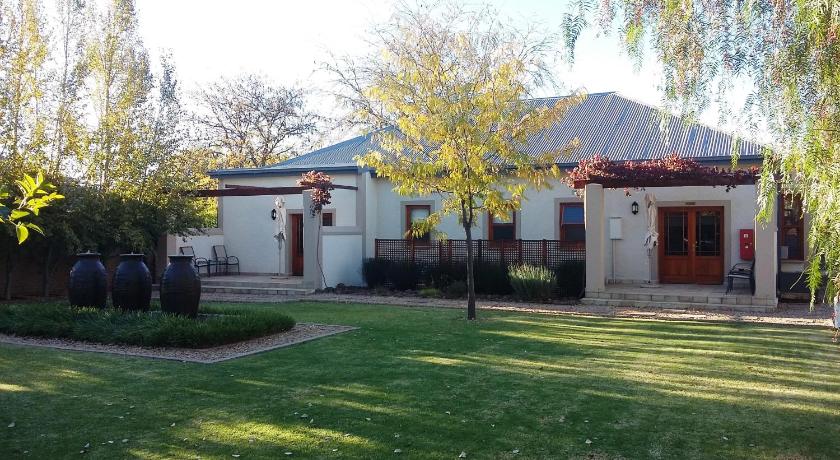 Honeylocust Guesthouse photo