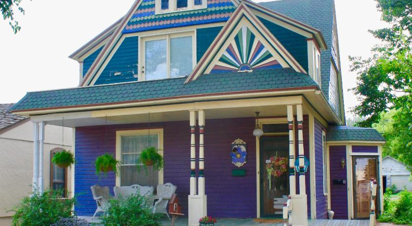 The Cottage Inn — Hotel in Great Bend (KS)