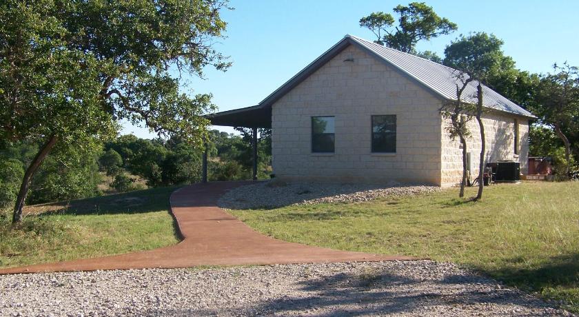 Breezy Hills Cottages - Moonlight Cottage photo