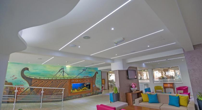 New Famagusta Hotel & Suites photo