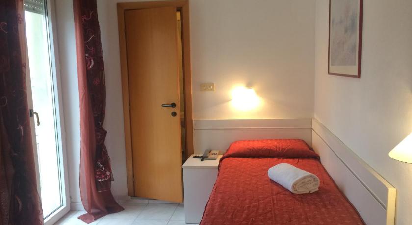 Hotel Regina photo