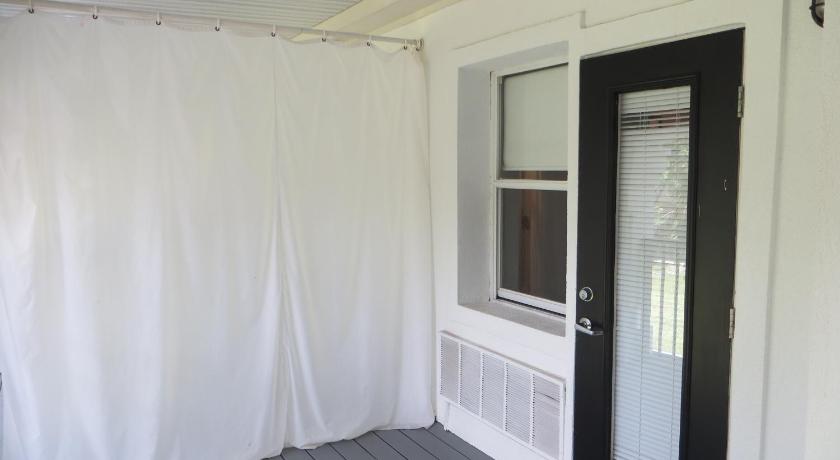 Image of Queen Room with Balcony 15