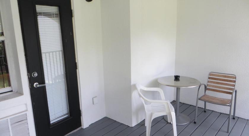 Image of Queen Room with Balcony 11