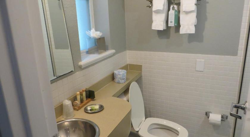 Image of Deluxe Queen Room 14