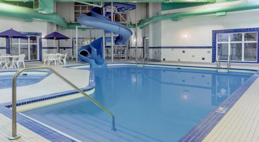 Ramada by Wyndham Weyburn photo