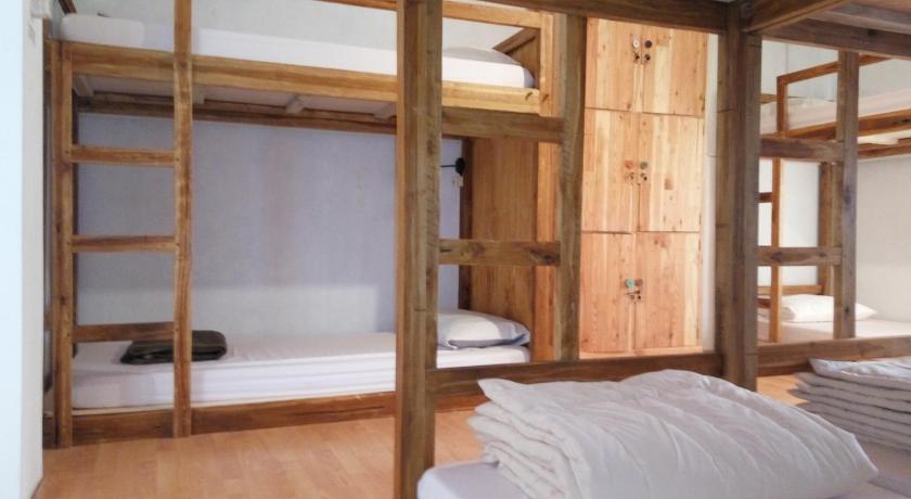 Image of Single Bed in Mixed Dormitory Room 0