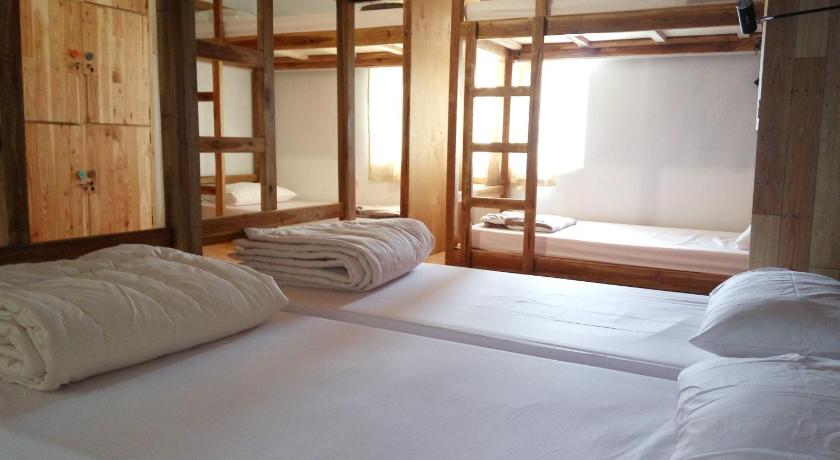 Image of Single Bed in Mixed Dormitory Room 8
