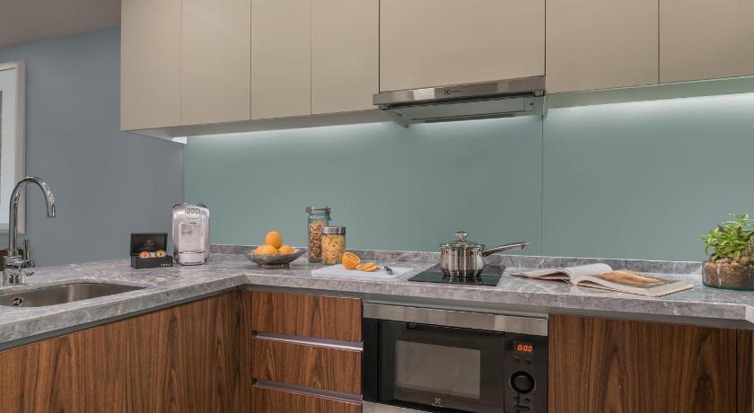 Image of 1-Bedroom Executive Suite 15