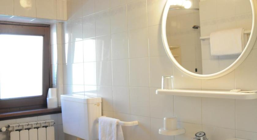 マロンノ Hotel Eternita 3つ星 ホテル プール