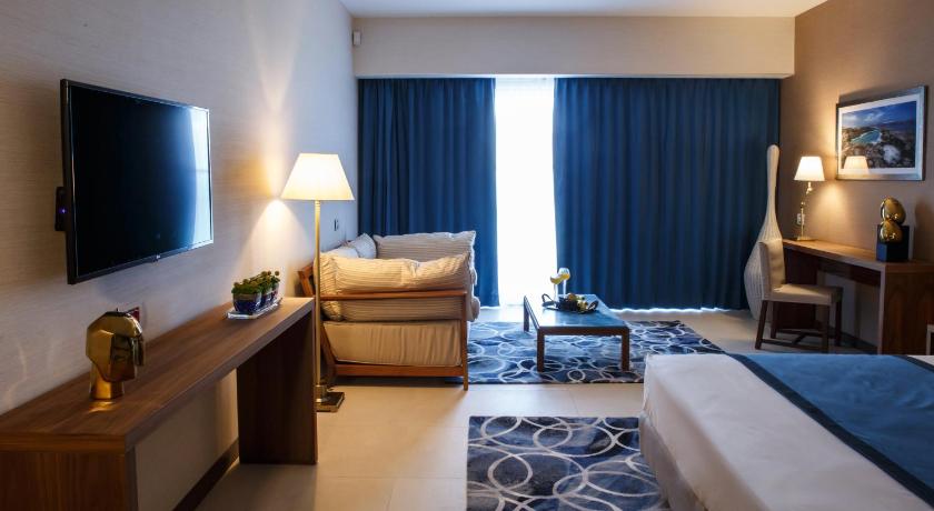 Image of Deluxe Double Room with Balcony and Sea View 3