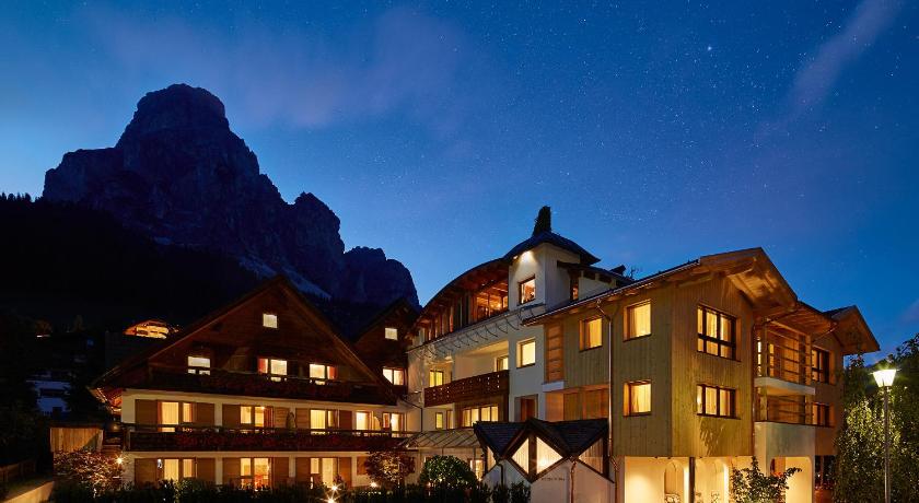 Residence Mugun — Hotel in Corvara In Badia