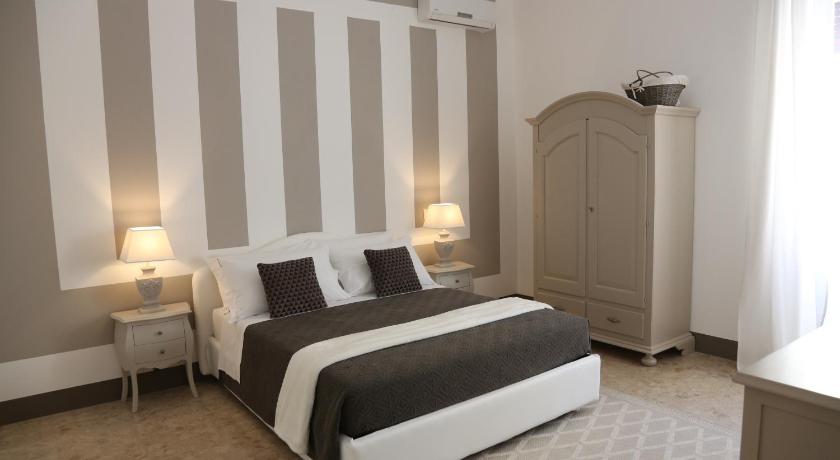 Image of Deluxe Room 1