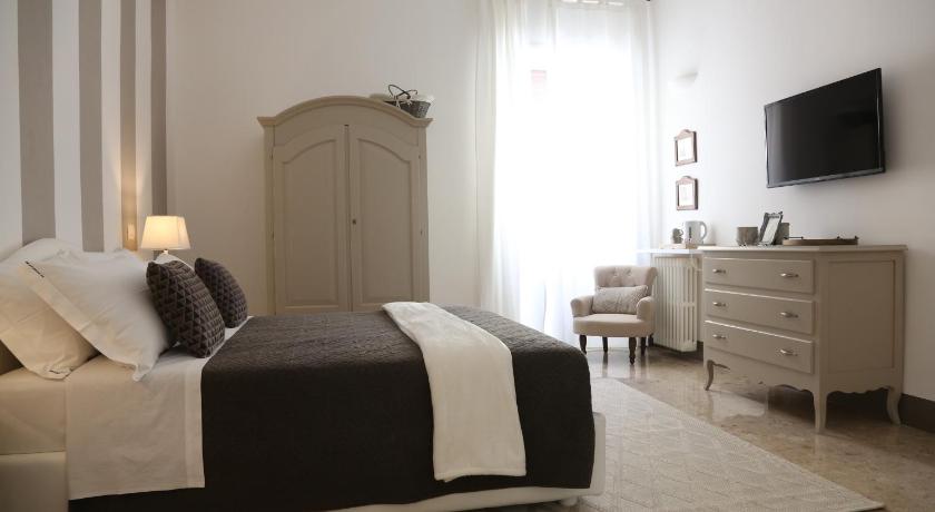 Image of Deluxe Room 0