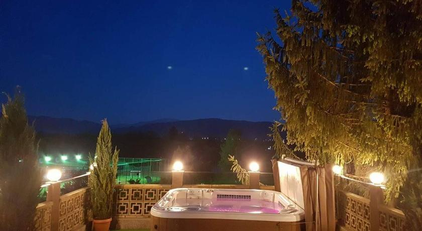 Complex Turistic Gura Jgheabului — Hotel in Otelu Rosu