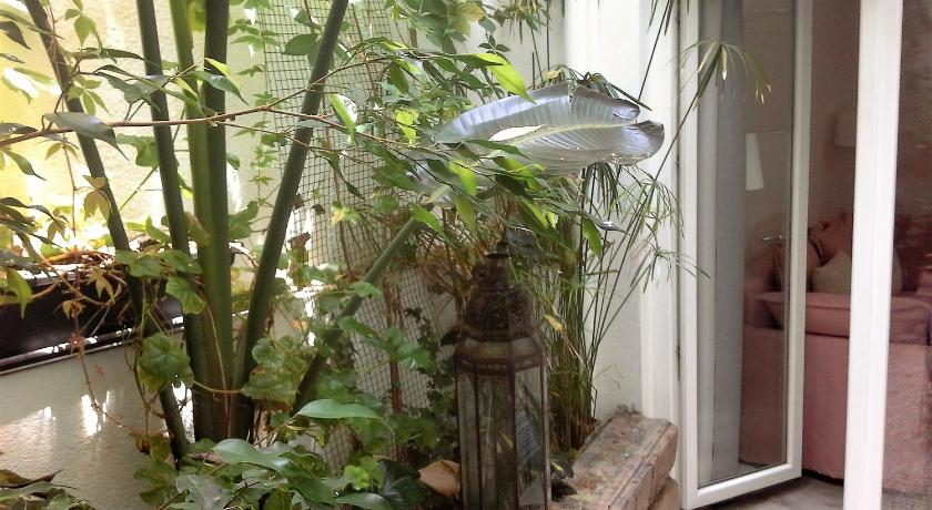 รูปของOne-Bedroom Apartment with Private Patio 14