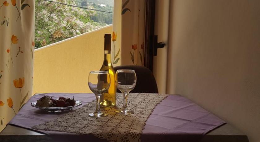 Image of Double or Twin Room with Mountain View 2
