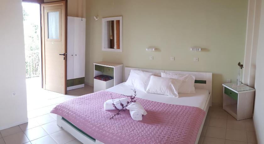 Image of Double or Twin Room with Mountain View 6
