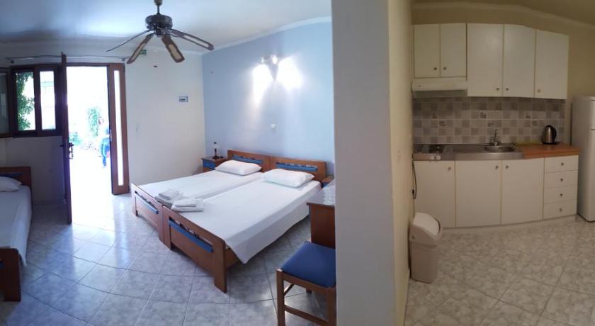 Image of Triple Room with Garden View 0
