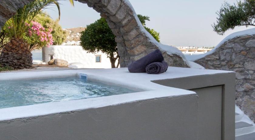 Dreambox Mykonos Suites