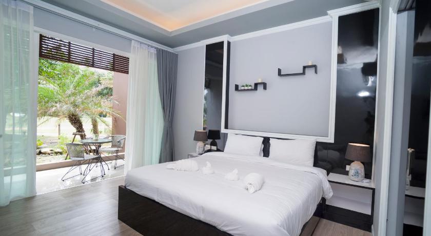 Image of Standard King Bed 1