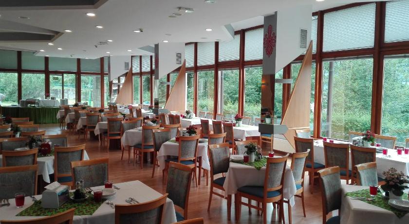 ザコパネ Geovita Zakopane 4つ星 ホテル ロビー