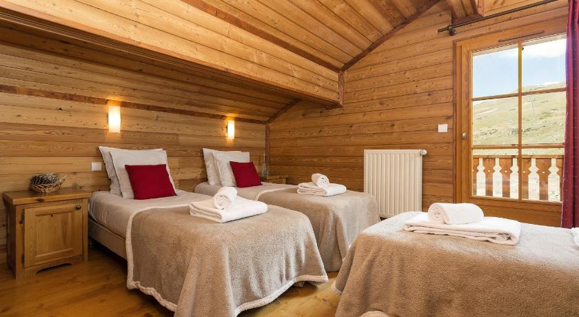Madame Vacances Les Chalets de l'Altiport photo