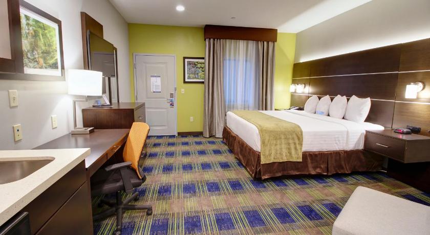 Days Inn & Suites by Wyndham Port Arthur