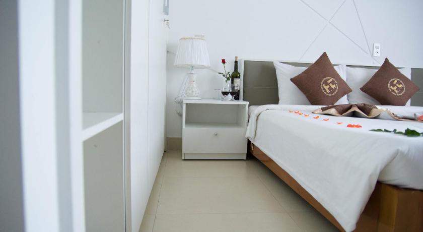 Image of Deluxe Double Balcony Room 9