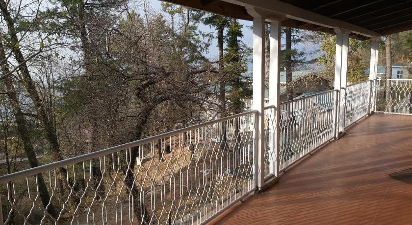 Pine Top Hotel Murree photo