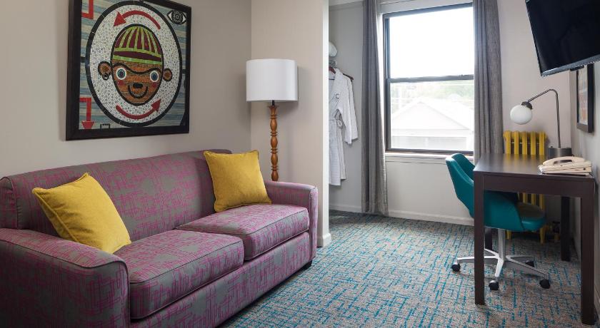 Image of King Suite 7