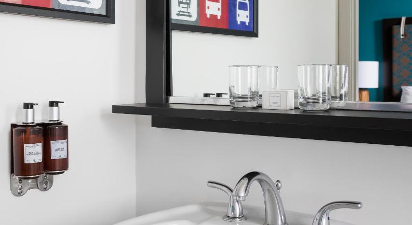 Image of King Suite 9