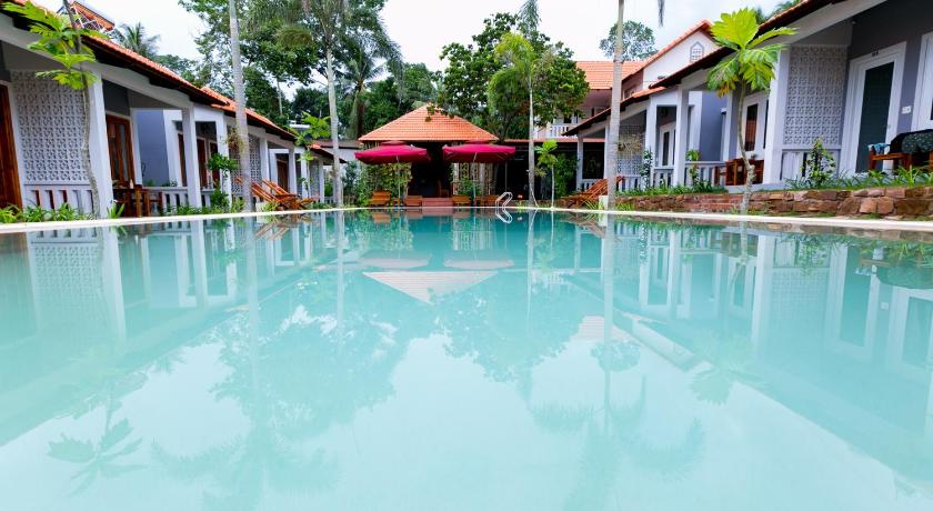 Image of Bungalow Pool View 10