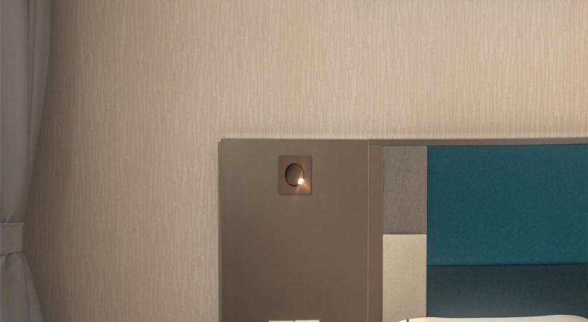 Home Inn Selected Shanghai Harbour City photo