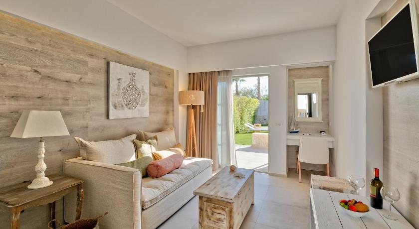 Image of Honeymoon Suite with Jacuzzi 0