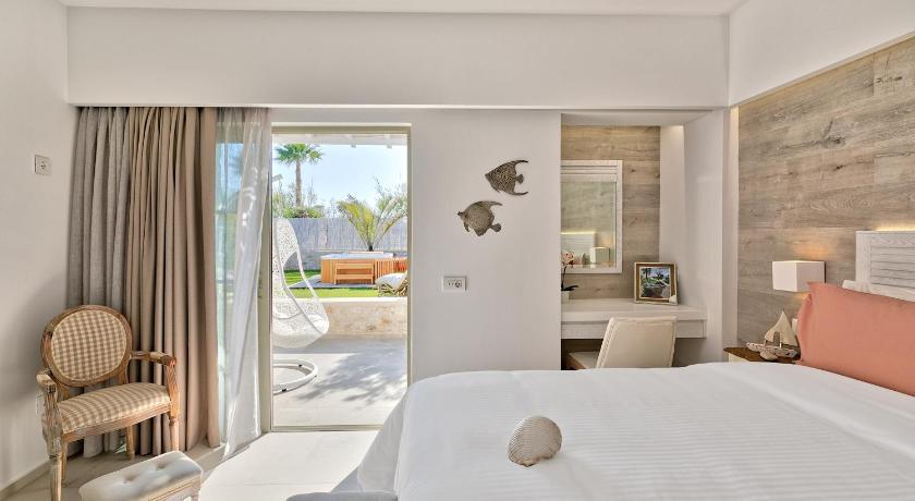 Image of Honeymoon Suite with Jacuzzi 3