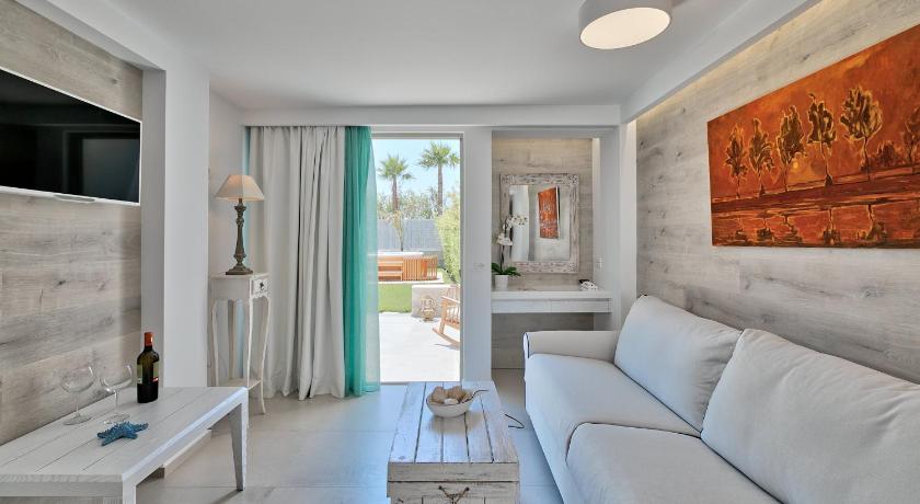 Image of Perla Suite with Jacuzzi 0